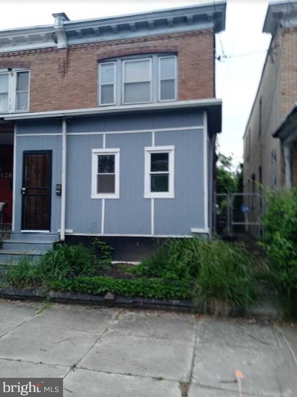 2124 Frazier St, Philadelphia, PA 19143-5606