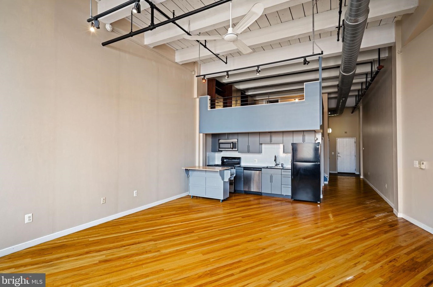 102731 Arch St #405, Philadelphia, PA 19107