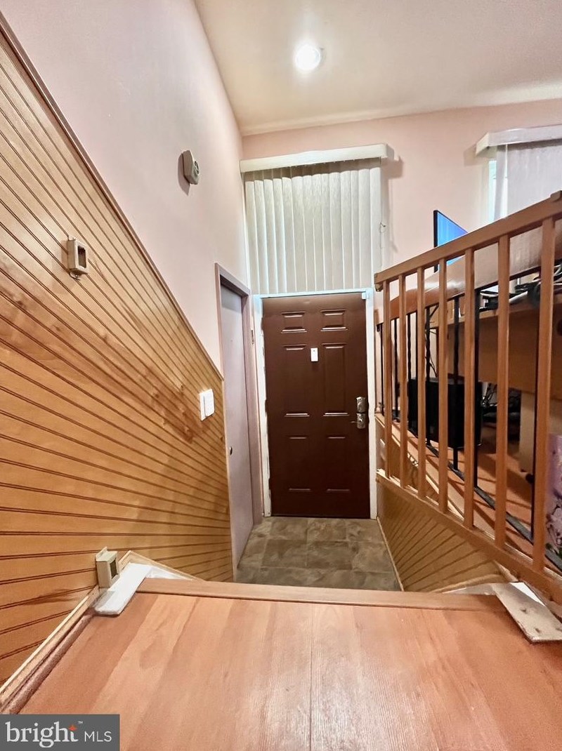 9362 Neil Rd, Philadelphia, PA 19115-4274