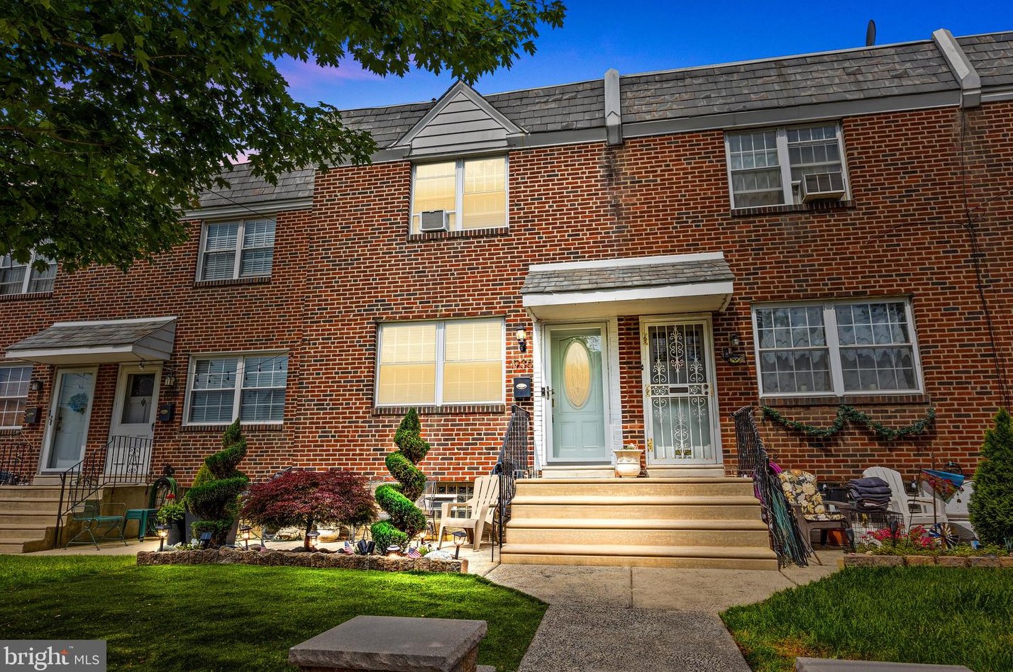 1936 Newkirk St, Philadelphia, PA 19145-2418