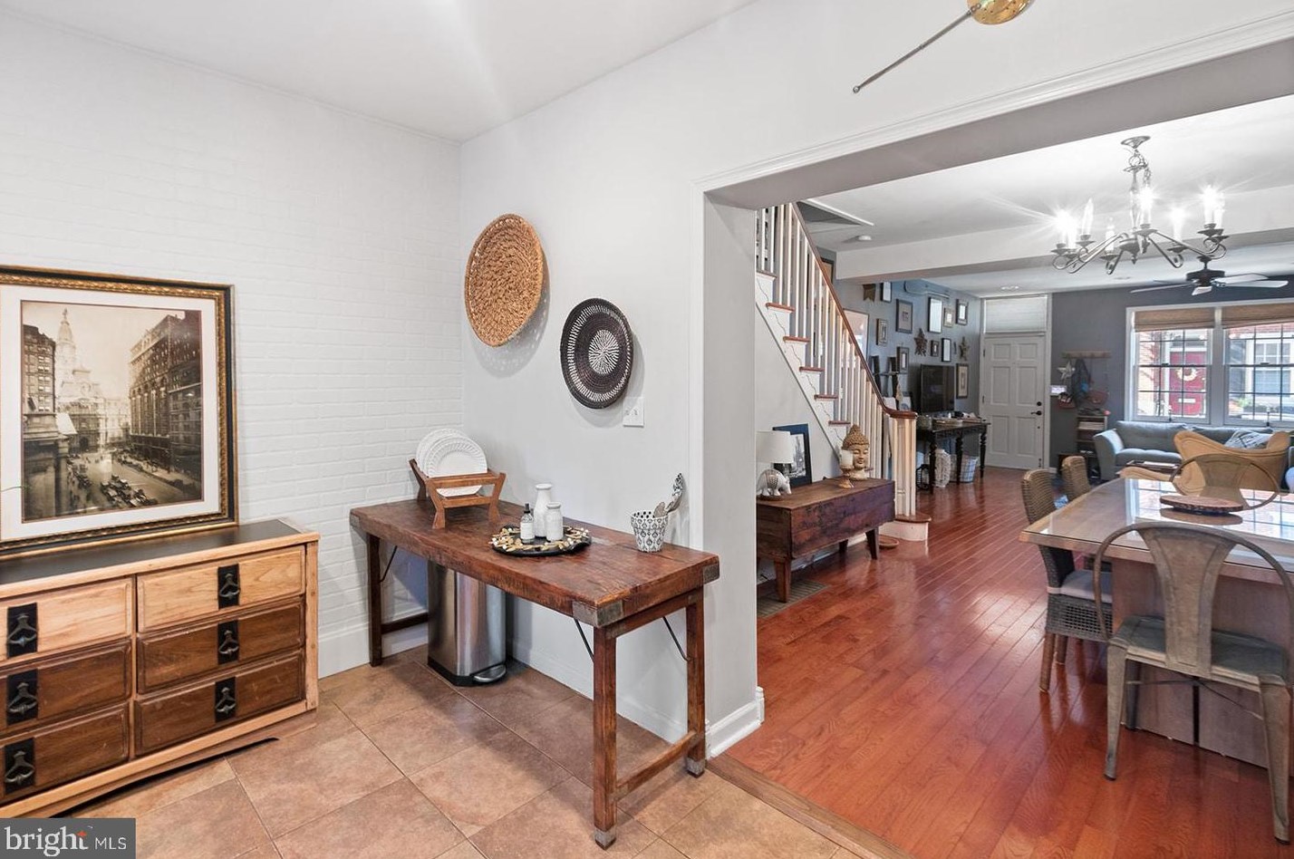 213 Montrose St, Philadelphia PA  19147-4226 exterior
