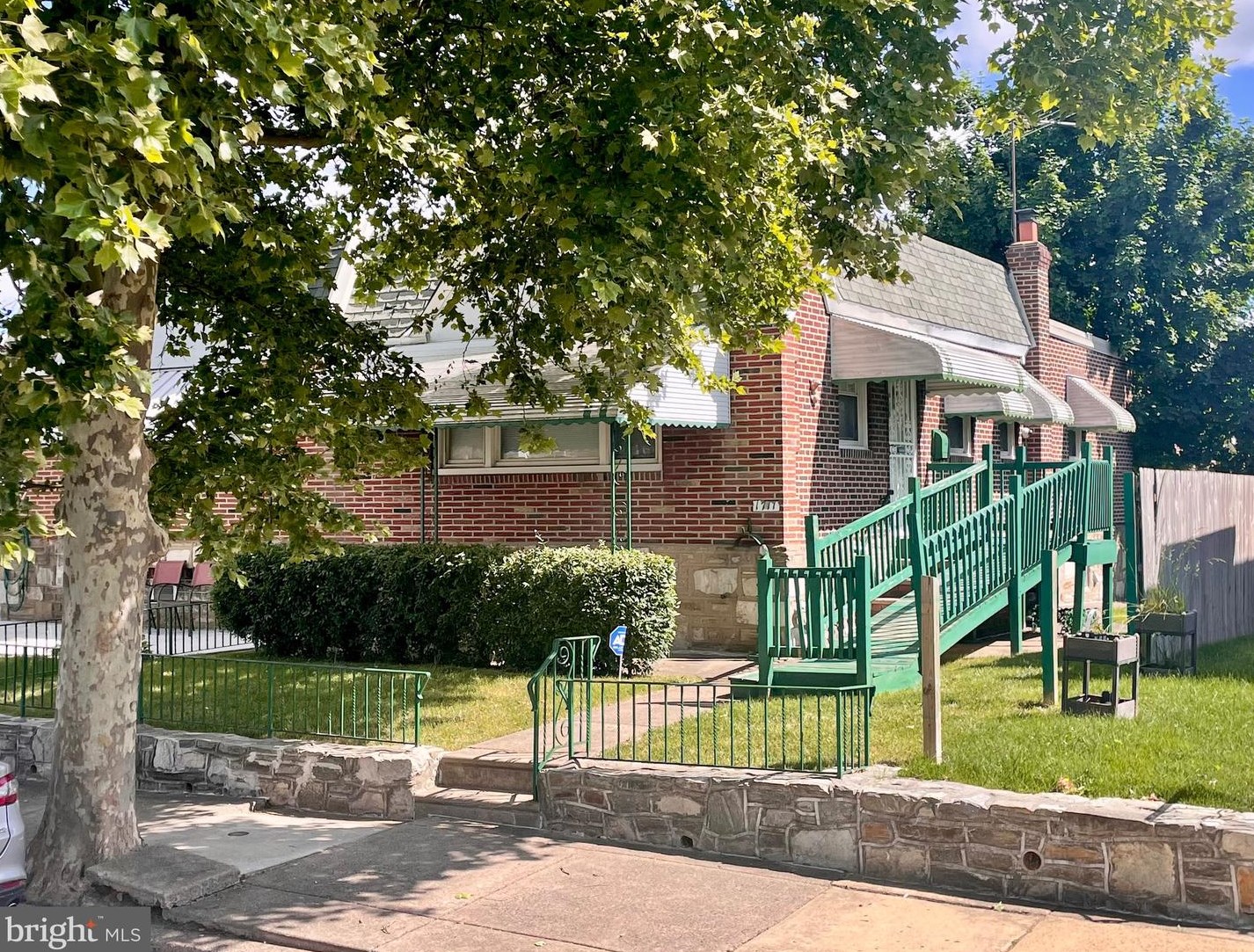 1711 Benson St, Philadelphia, PA 19152-2310