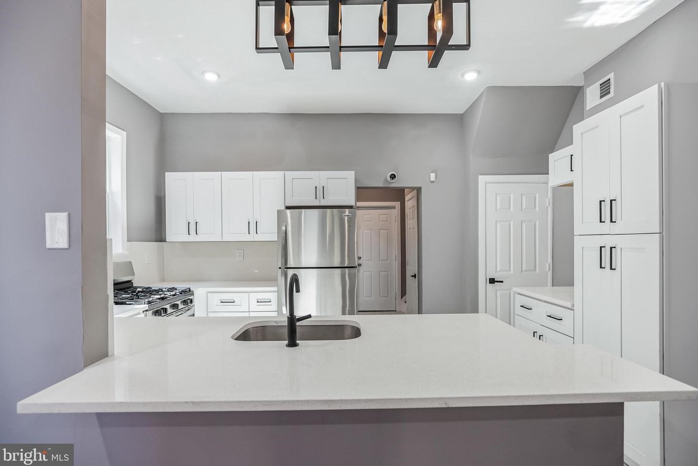 1120 Lindley Ave, Philadelphia PA 19141-2235 exterior