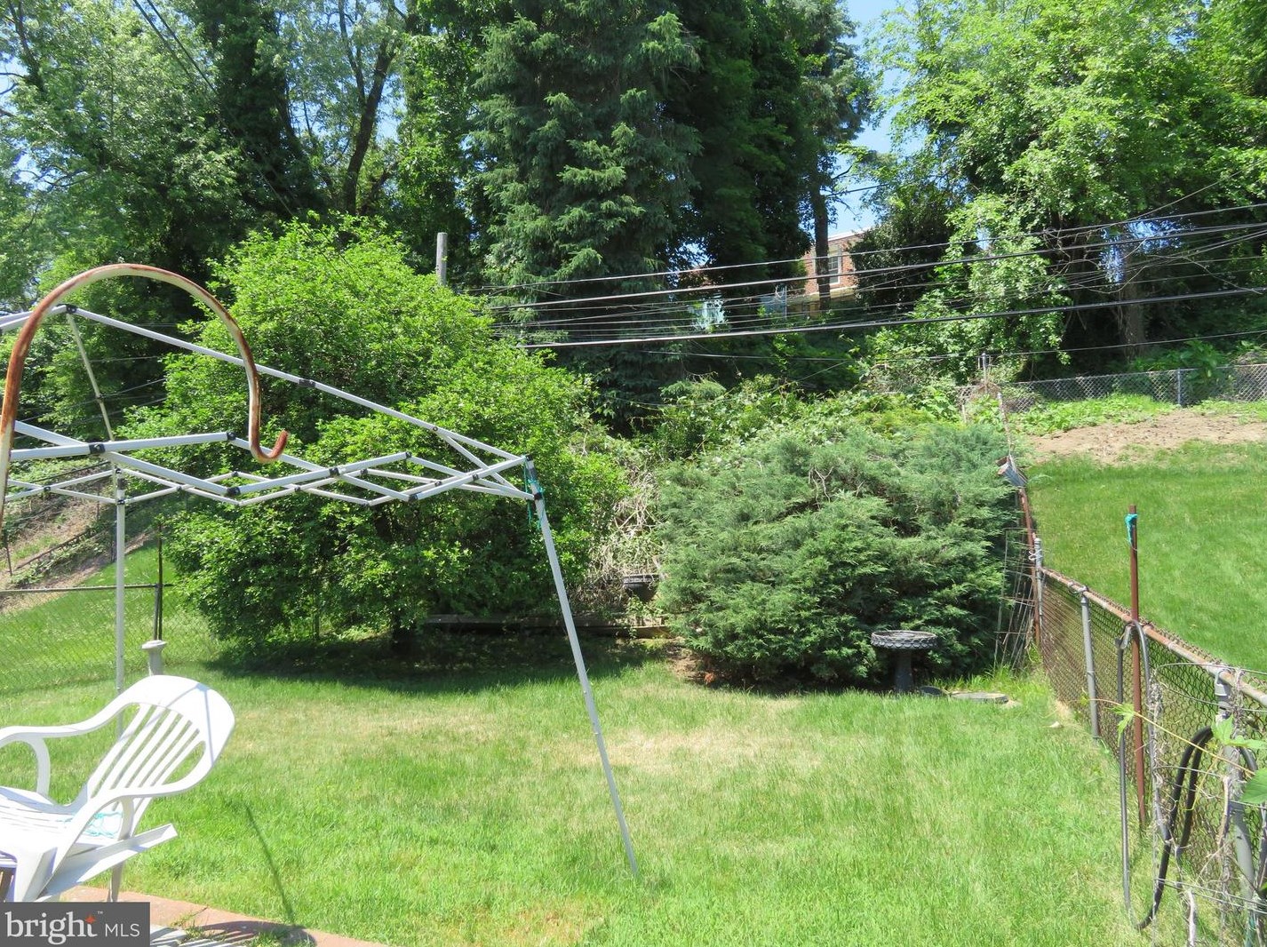 707 Livezey Ln, Philadelphia, PA 19128-1526