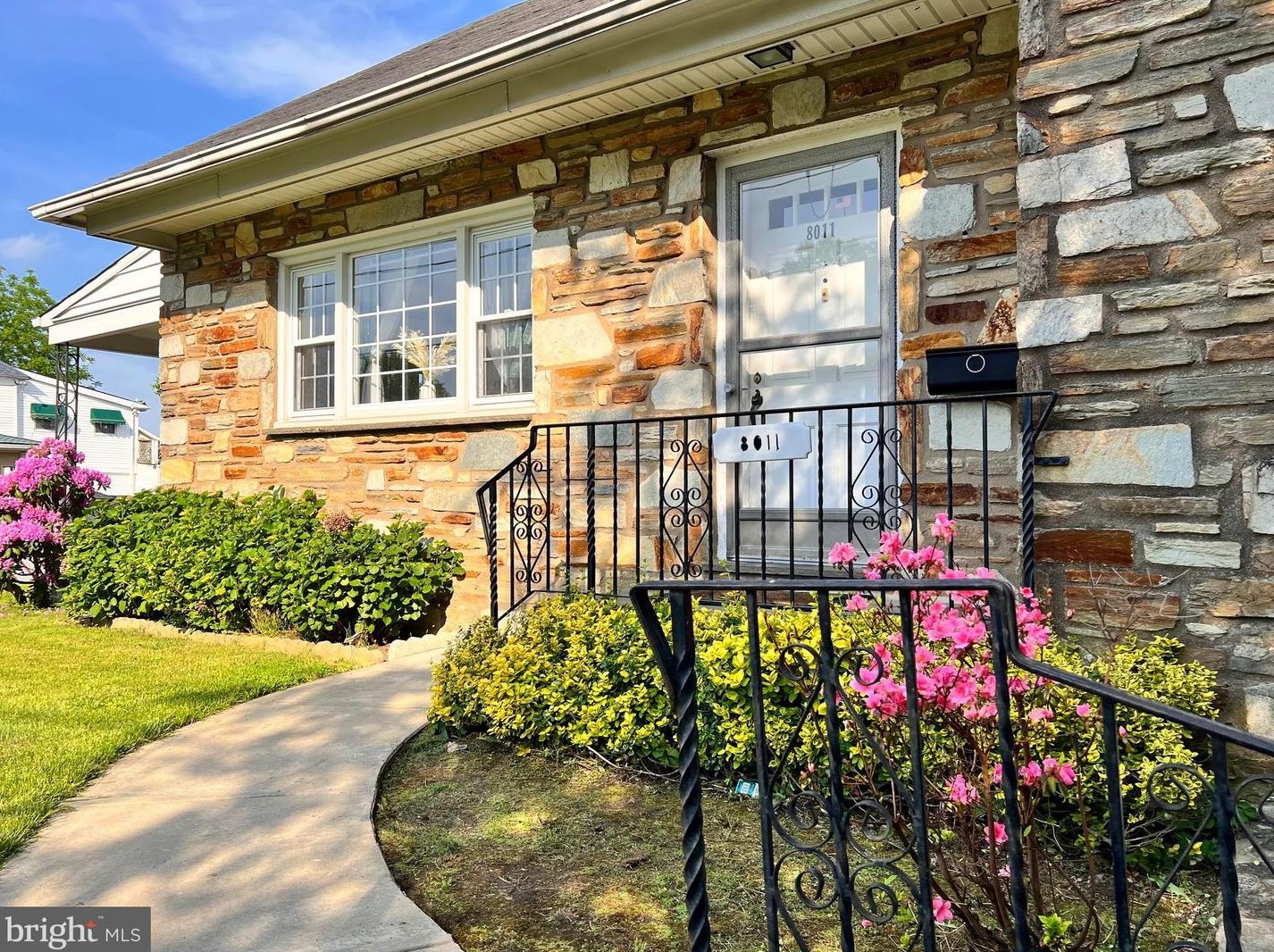 8011 Halstead St, Philadelphia, PA 19111-2303