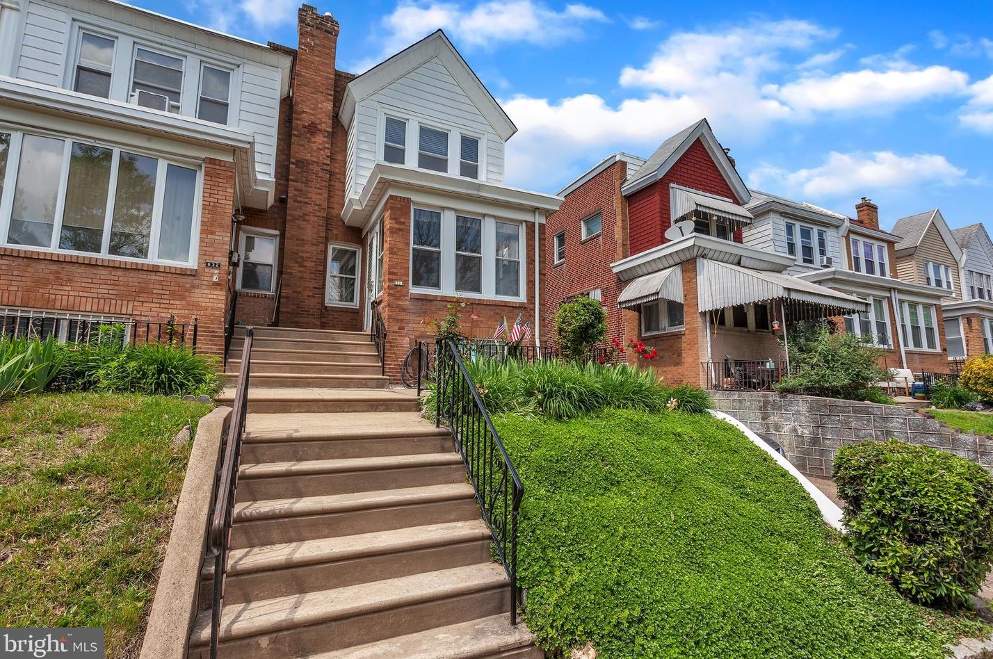 634 Wendover St, Philadelphia, PA 19128-1719