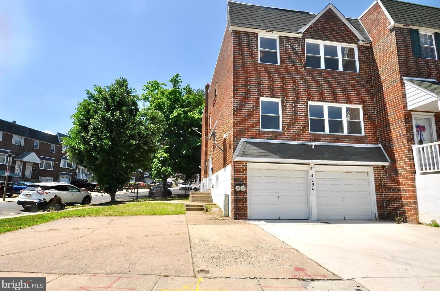 4254 Lyman Dr, Philadelphia, PA 19114-2110