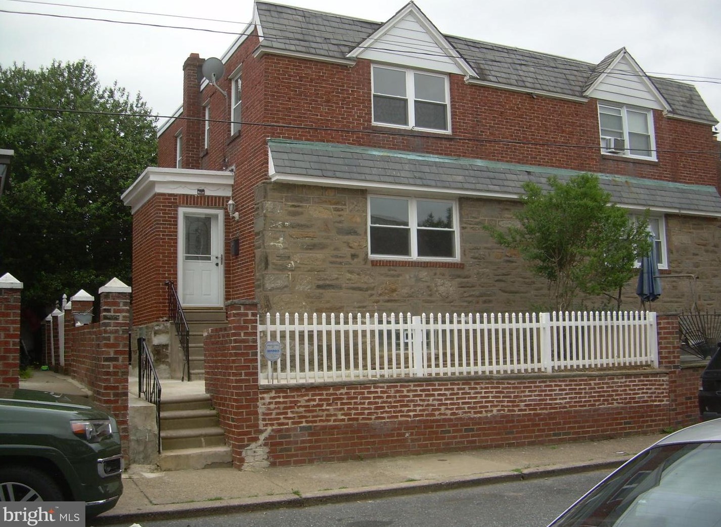 1206 Hale St, Philadelphia, PA 19111-5830