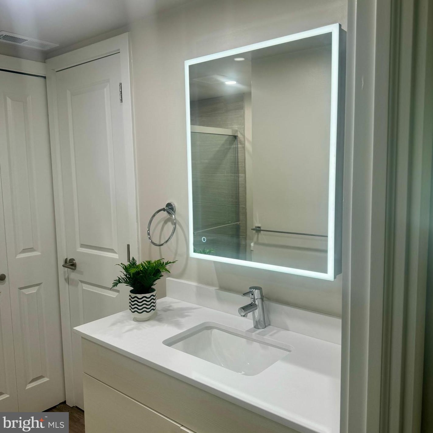 10101 Northeast Ave, Philadelphia PA  19116-3744 exterior