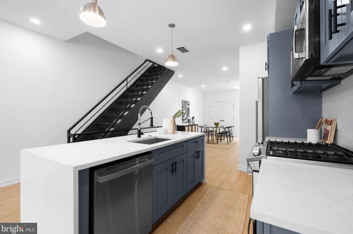 1818 Wharton St, Philadelphia PA  19146-4648 exterior