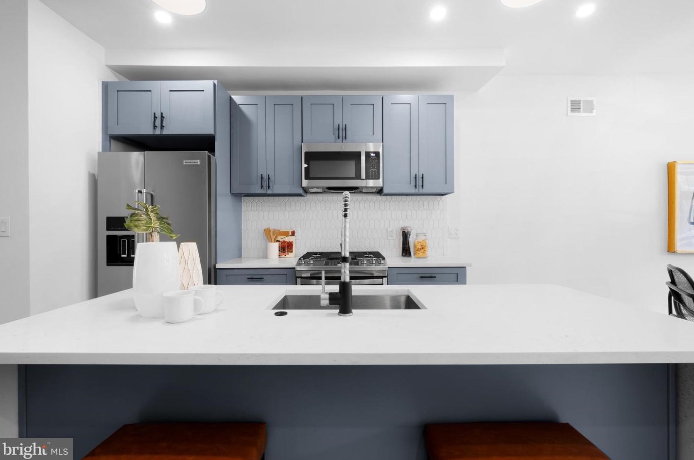 1818 Wharton St, Philadelphia PA  19146-4648 exterior