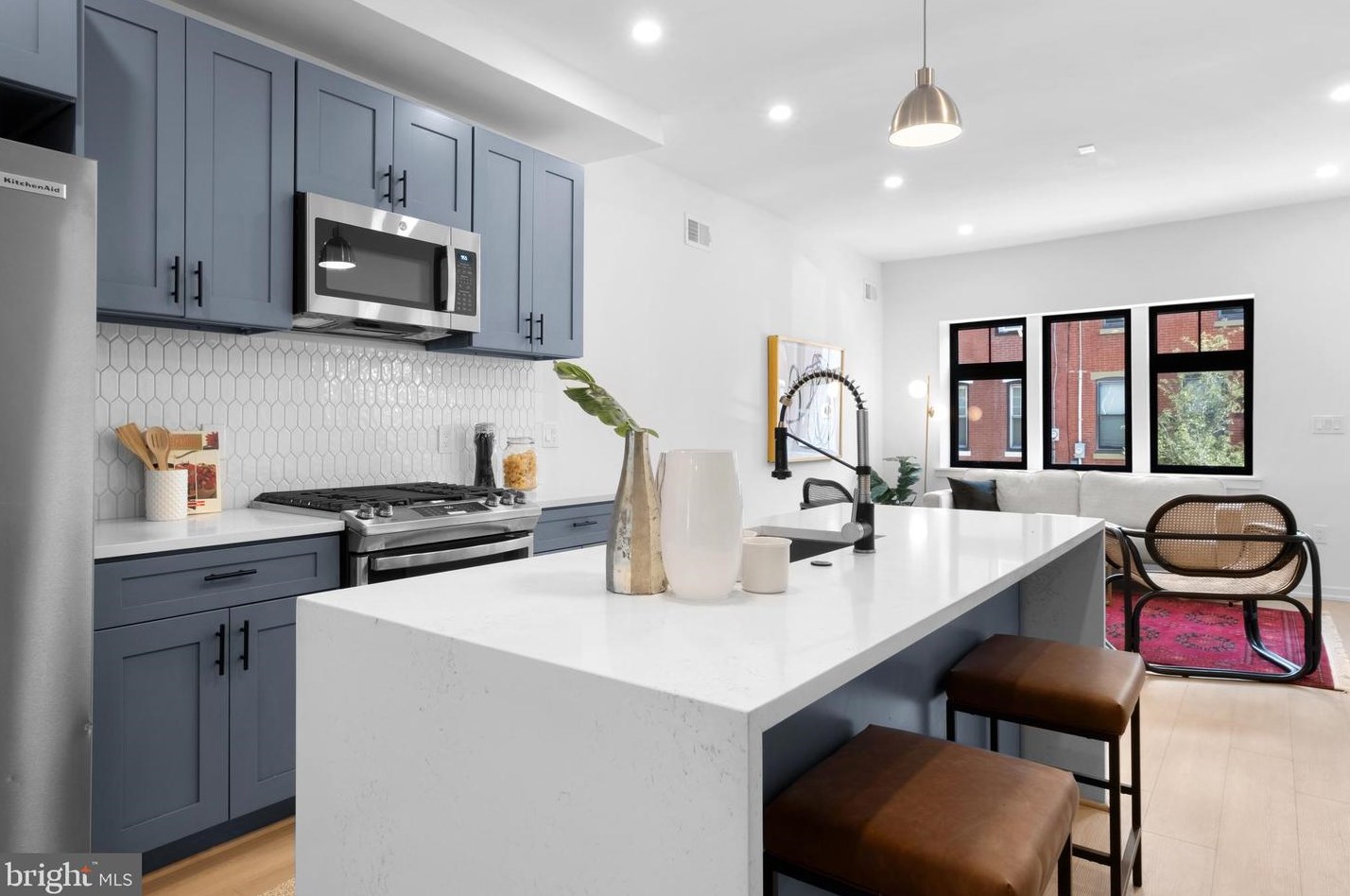 1818 Wharton St, Philadelphia PA  19146-4648 exterior