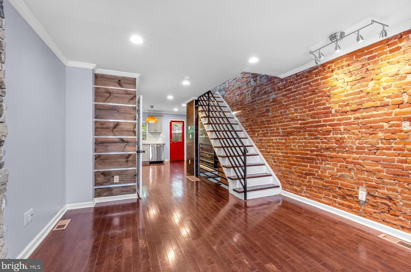 2218 Titan St, Philadelphia, PA 19146