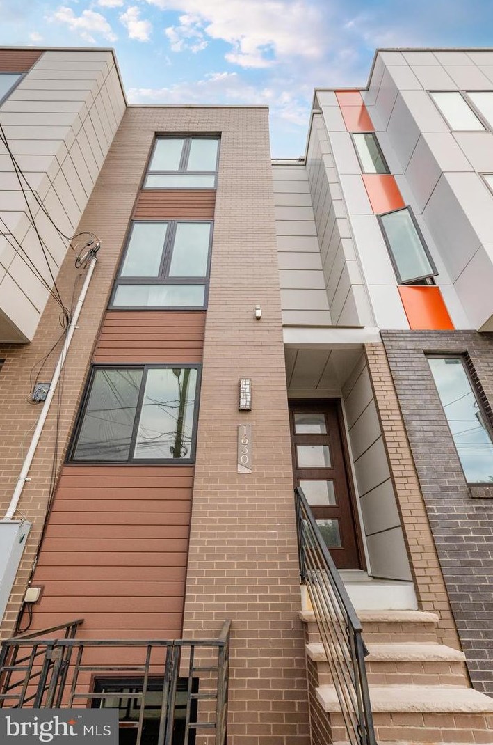 1630 Cambridge St, Philadelphia PA  19130-0016 exterior
