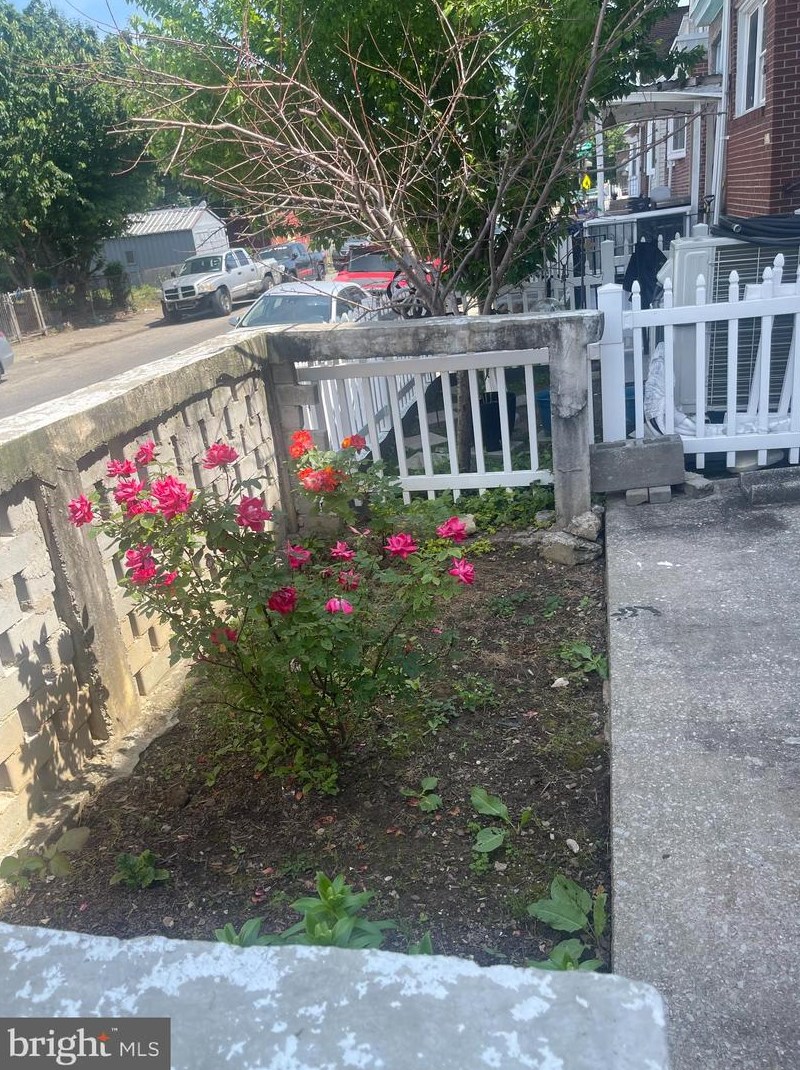 5027 Valley St, Philadelphia, PA 19124-1420
