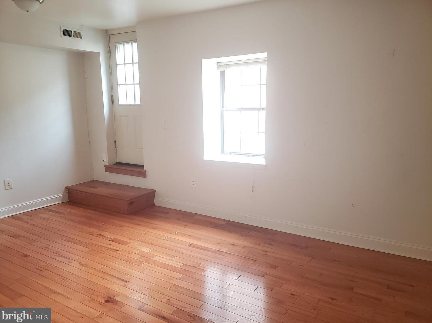 307 Arch St #3b, Philadelphia, PA 19106