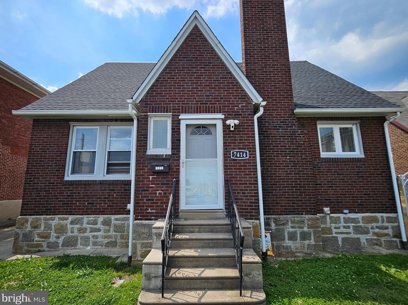 7414 Castor Ave, Philadelphia, PA 19152-4206
