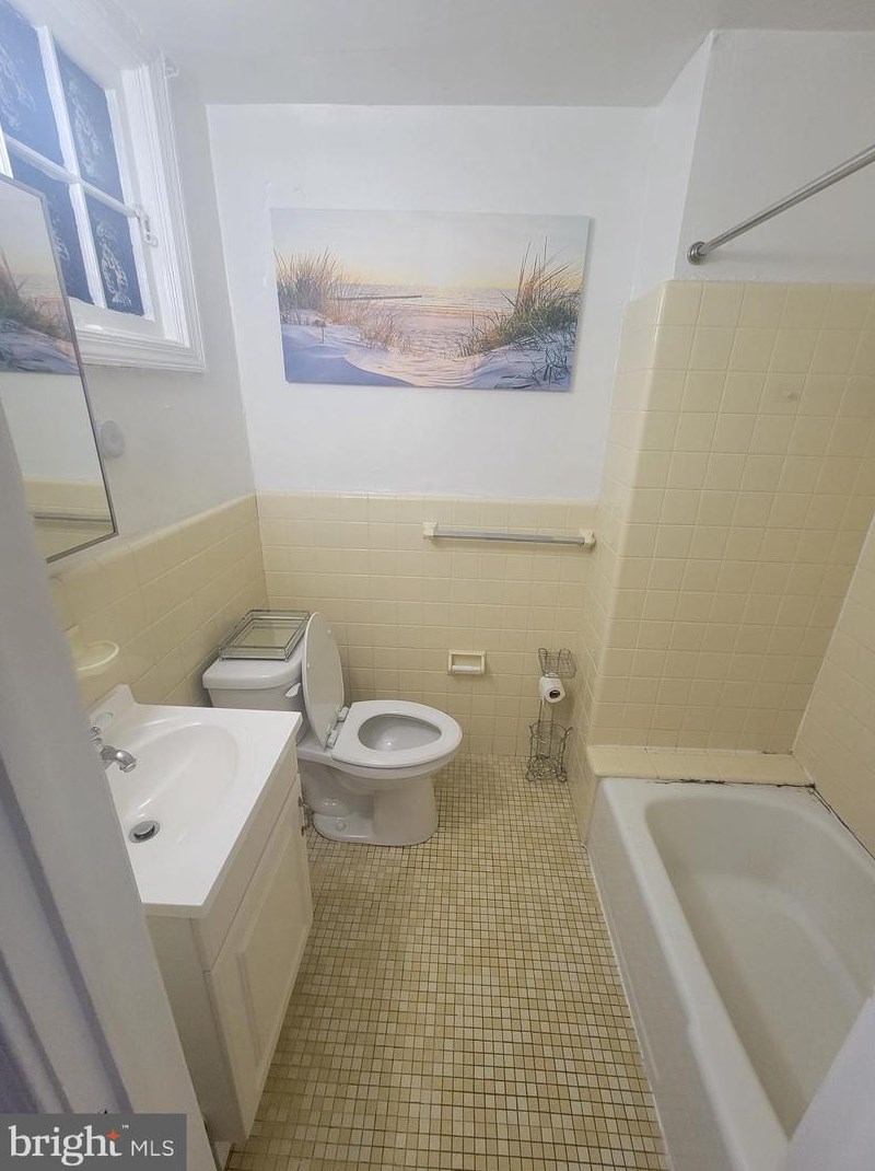 3315 Indian Queen Ln, Philadelphia PA 19129-1519 exterior