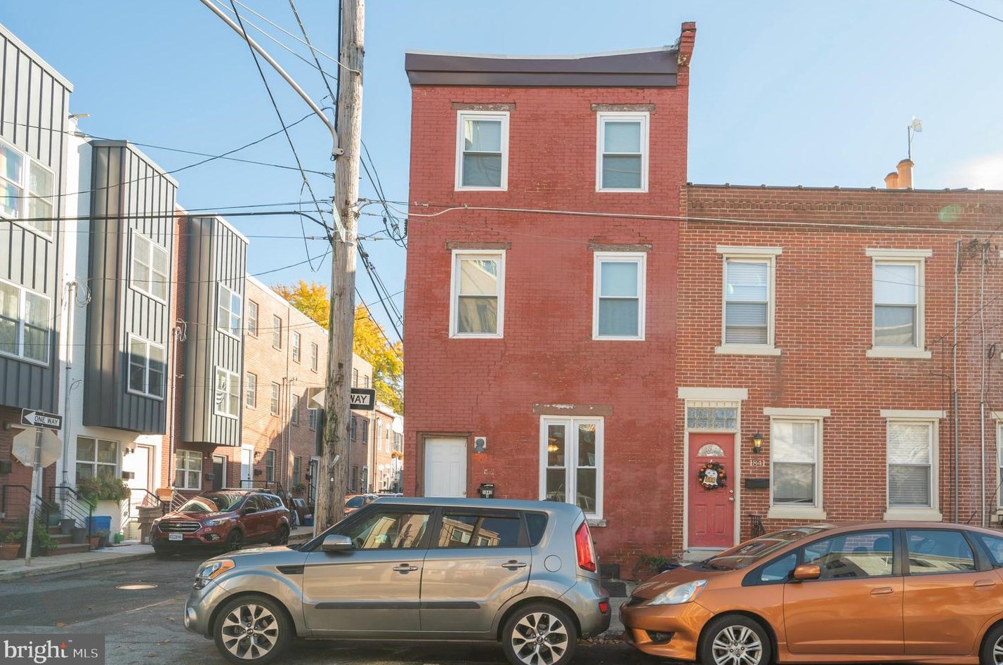1843 Cedar St #1, Philadelphia, PA 19125