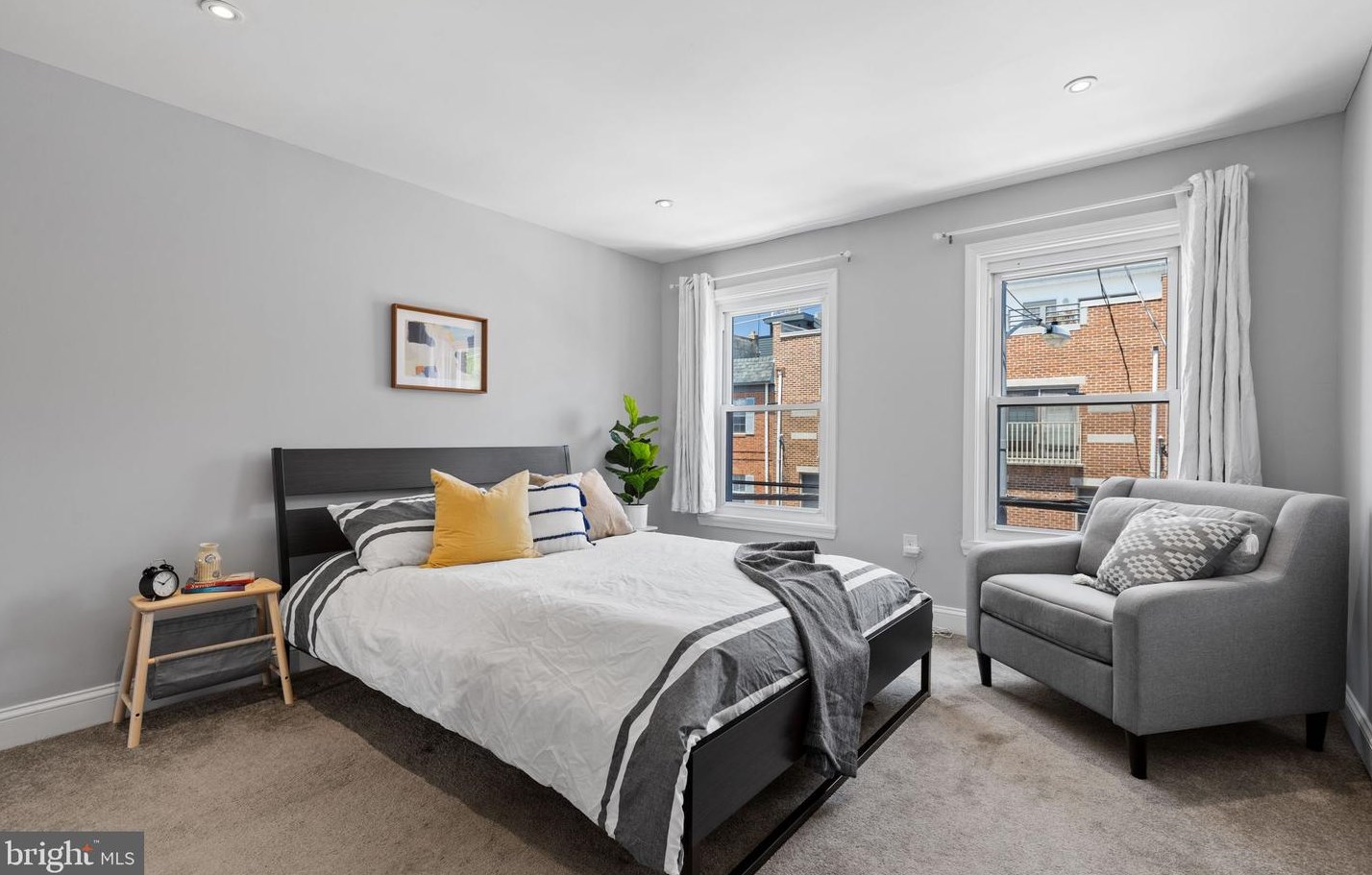 710 Wharton St, Philadelphia PA  19147-5122 exterior