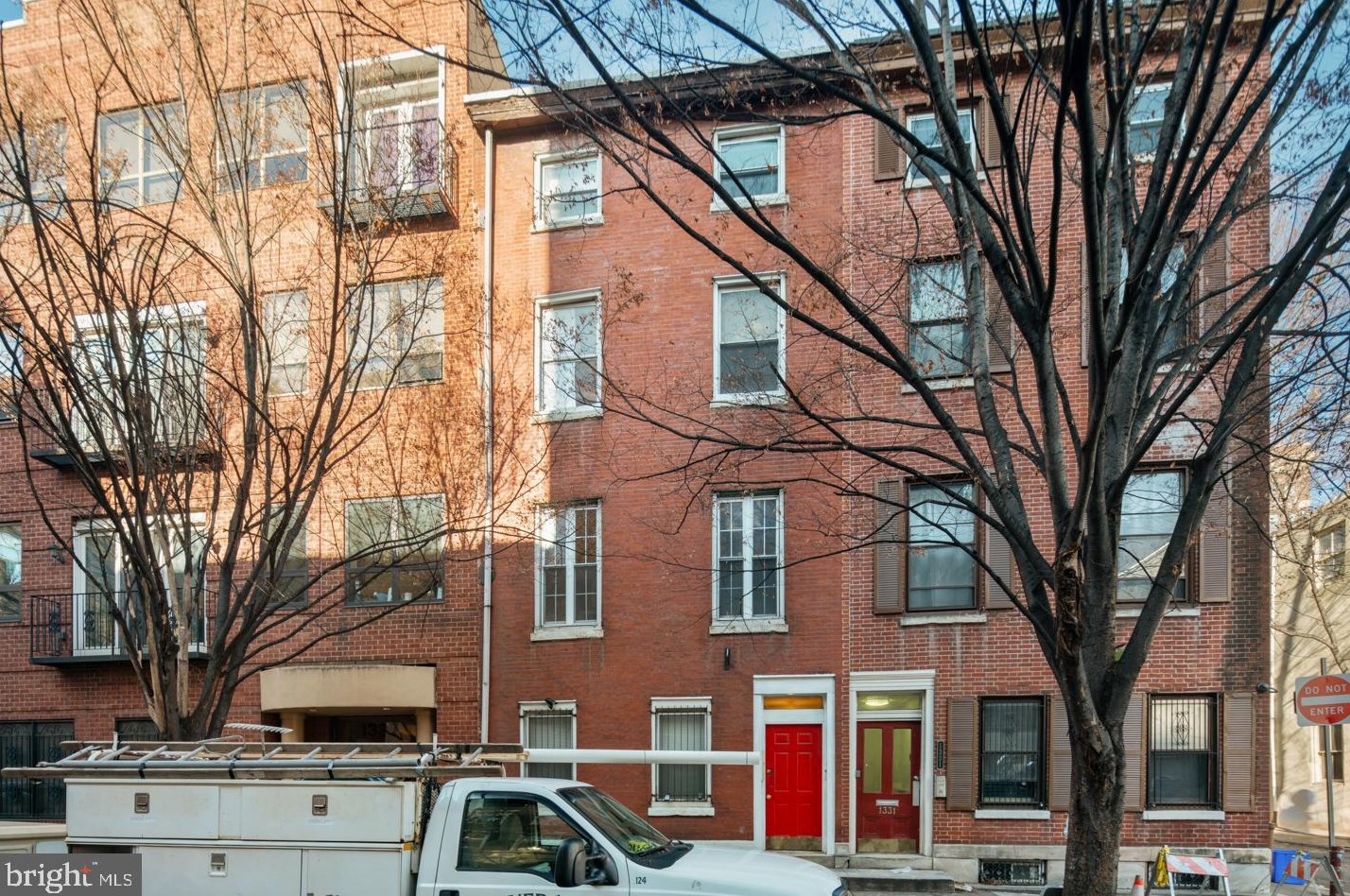 1333 Pine St #3r, Philadelphia, PA 19107