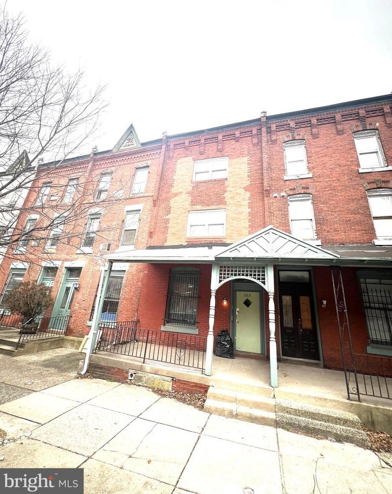 253 S 44th St #1f, Philadelphia, PA 19104