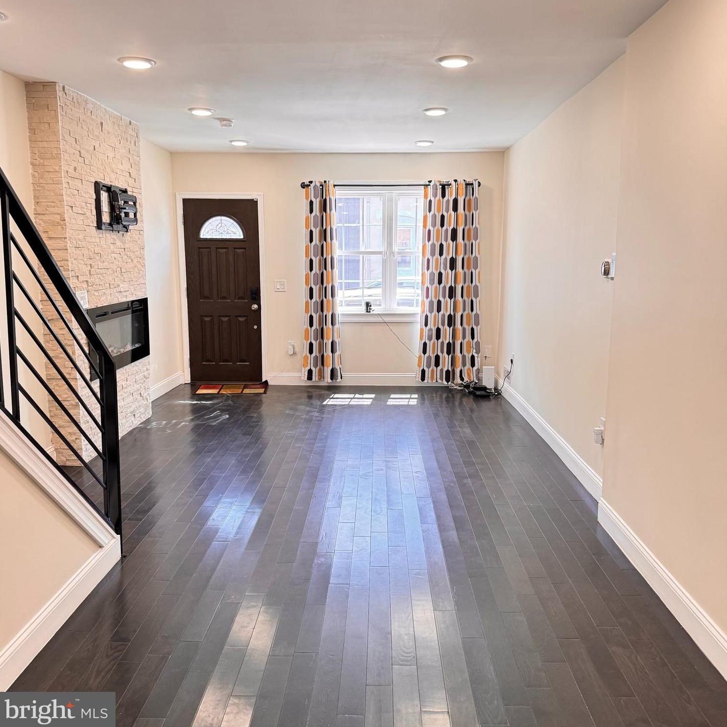 1839 Albert St, Philadelphia, PA 19125-1101