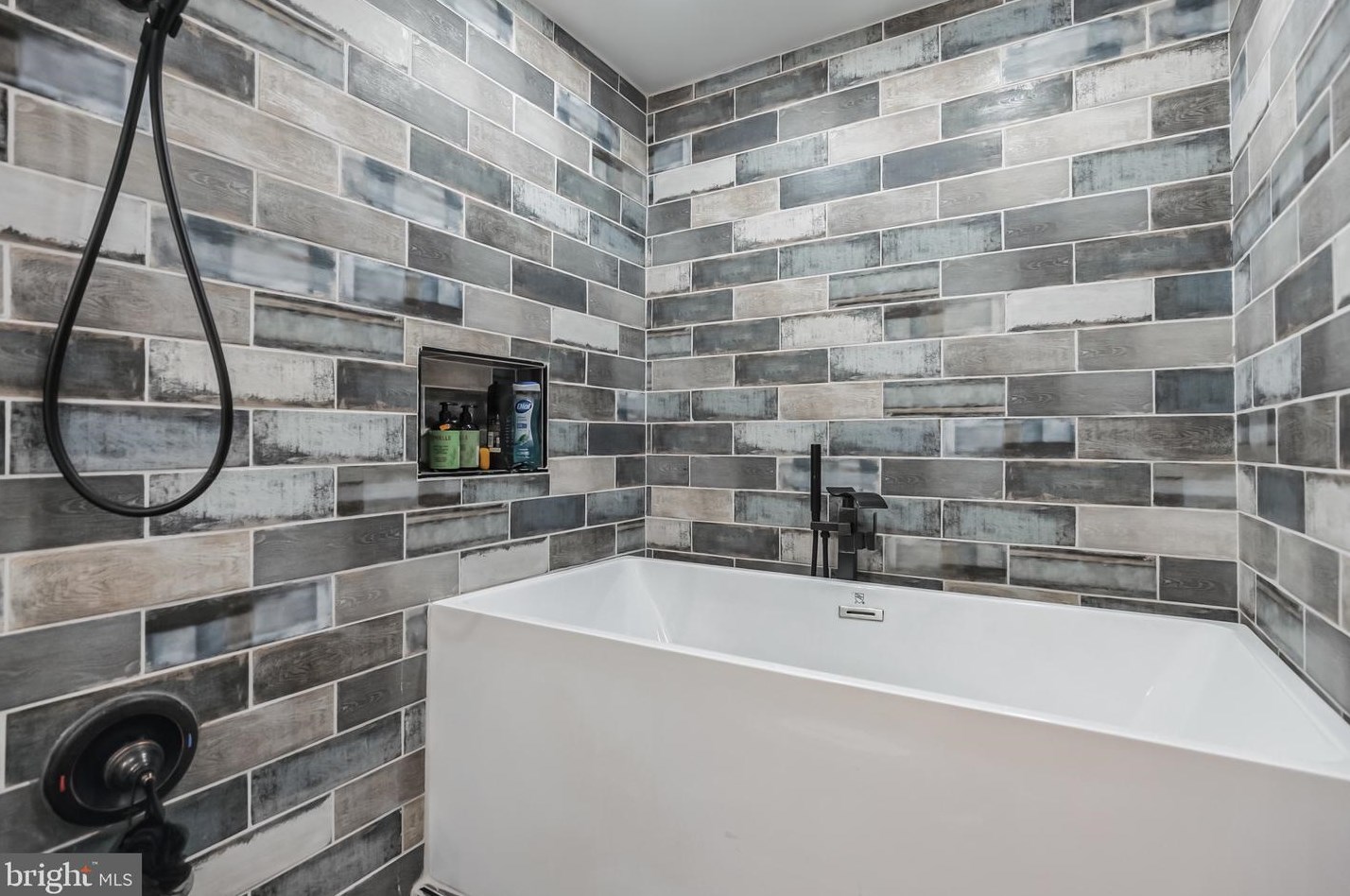 5910 Langdon St, Philadelphia PA  19149-3618 exterior