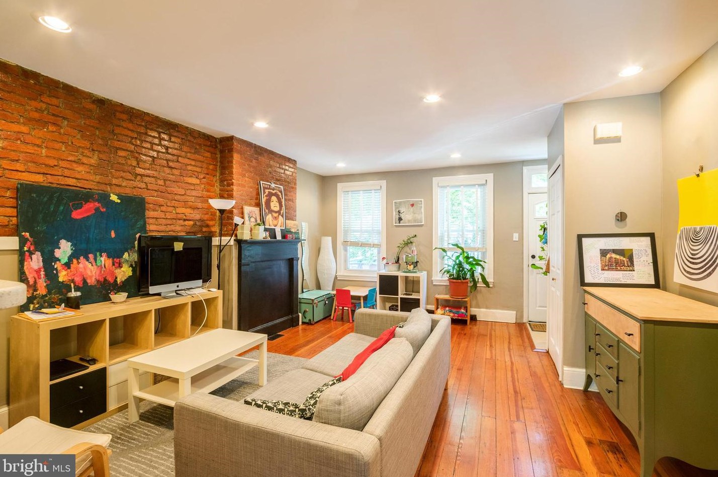 2227 Montrose St, Philadelphia PA  19146-2529 exterior