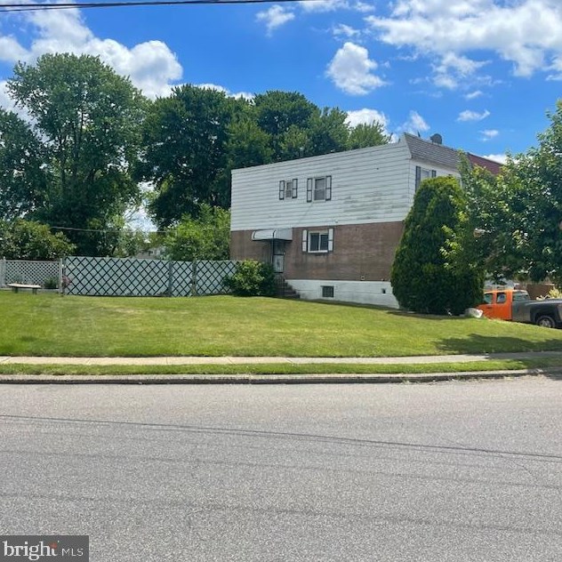 801 Lawler St, Philadelphia, PA 19116-3435