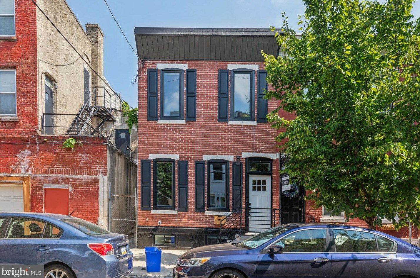1939 Montrose St, Philadelphia, PA 19146-2628