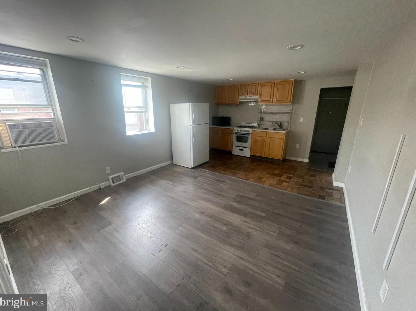 1946 Iseminger St, Philadelphia PA  19148-2207 exterior