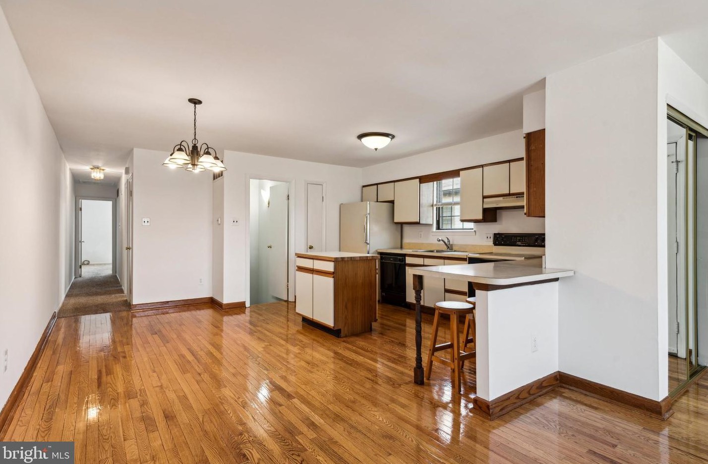 7329 Whitaker Ave, Philadelphia, PA 19111-3738