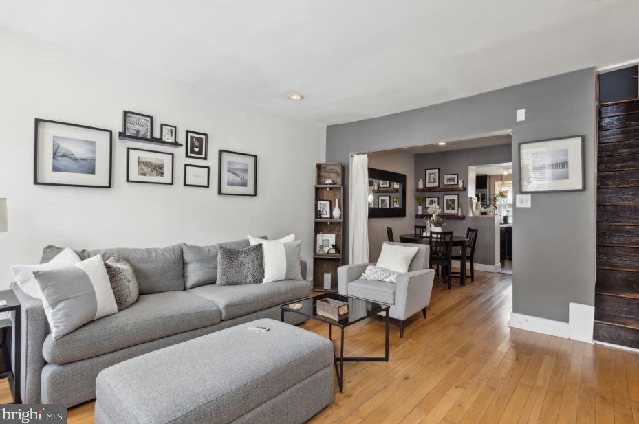 363 Tree St, Philadelphia, PA 19148-3310