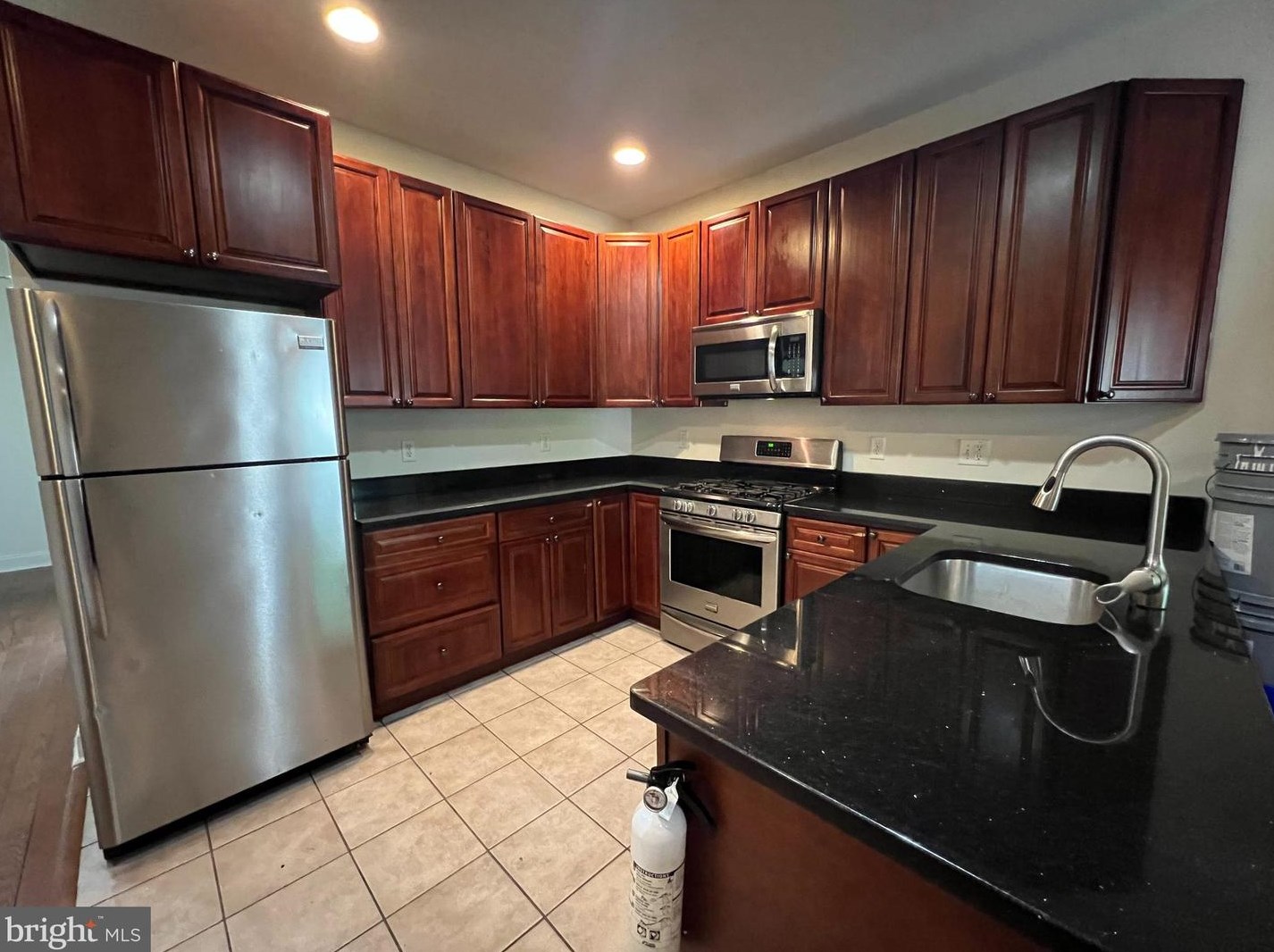 1904 N 17th St, Philadelphia, PA 19121