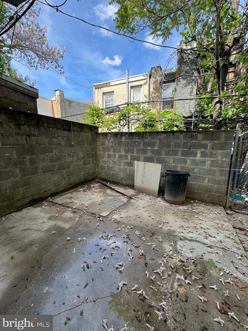 2626 Jessup St, Philadelphia PA  19133-1406 exterior