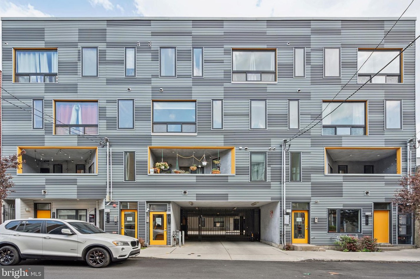 2019 Blair St, Philadelphia PA 19125-1916 exterior