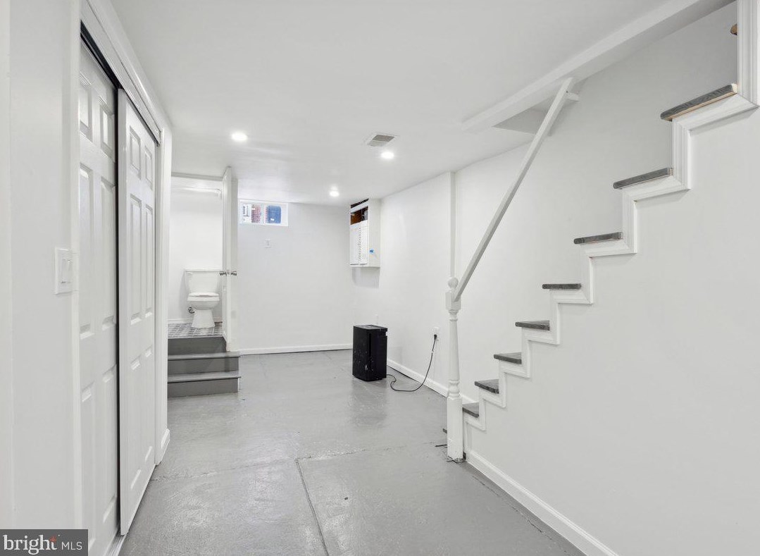 421 Tree St, Philadelphia PA  19148-5706 exterior