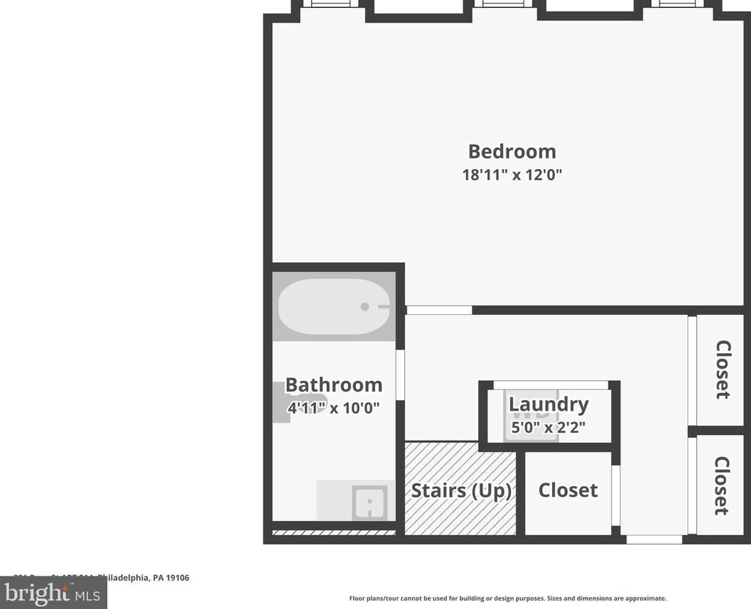301 Race St, Philadelphia PA  19106-1824 exterior