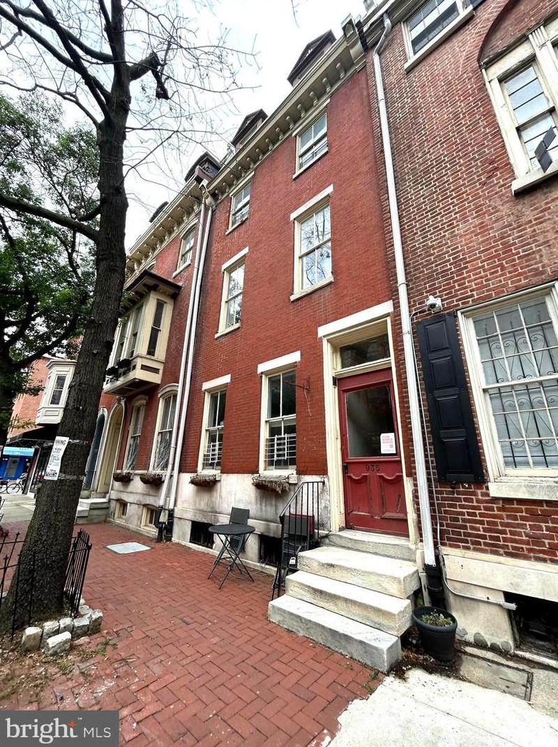 935 Spruce St ##3, Philadelphia, PA 19107