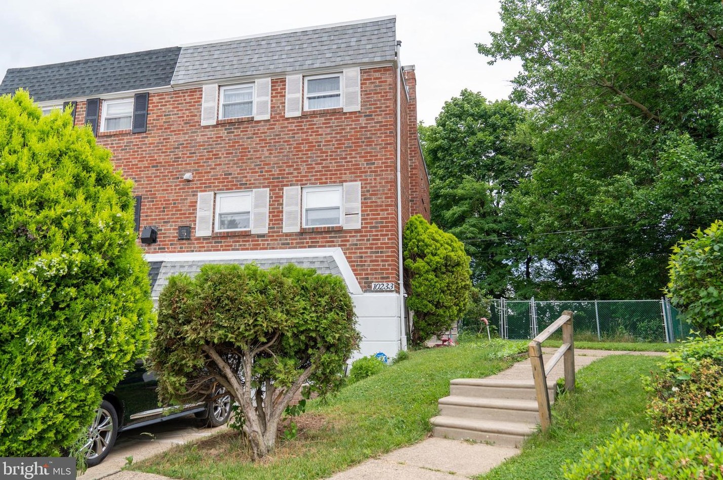 10233 Selmer Ter, Philadelphia, PA 19116-3633