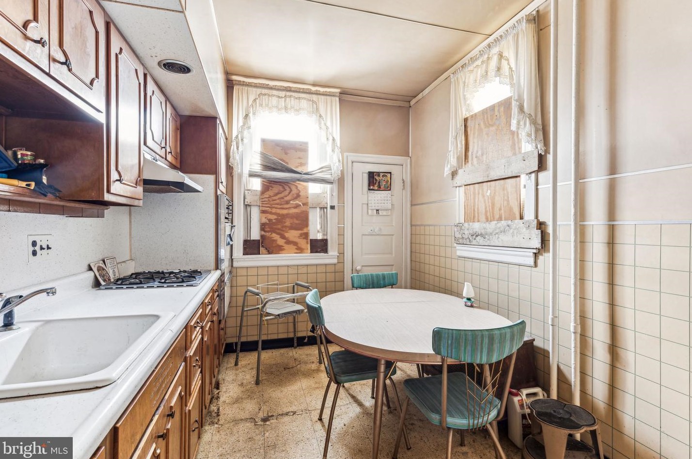 180 Huntingdon St, Philadelphia PA 19132-3625 exterior