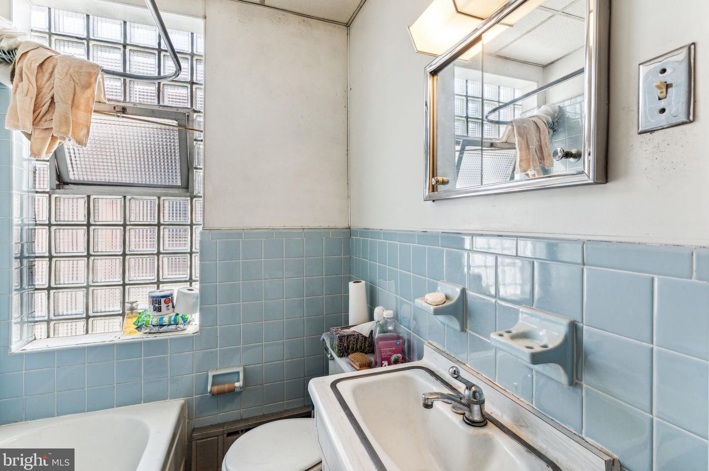 180 Huntingdon St, Philadelphia PA 19132-3625 exterior