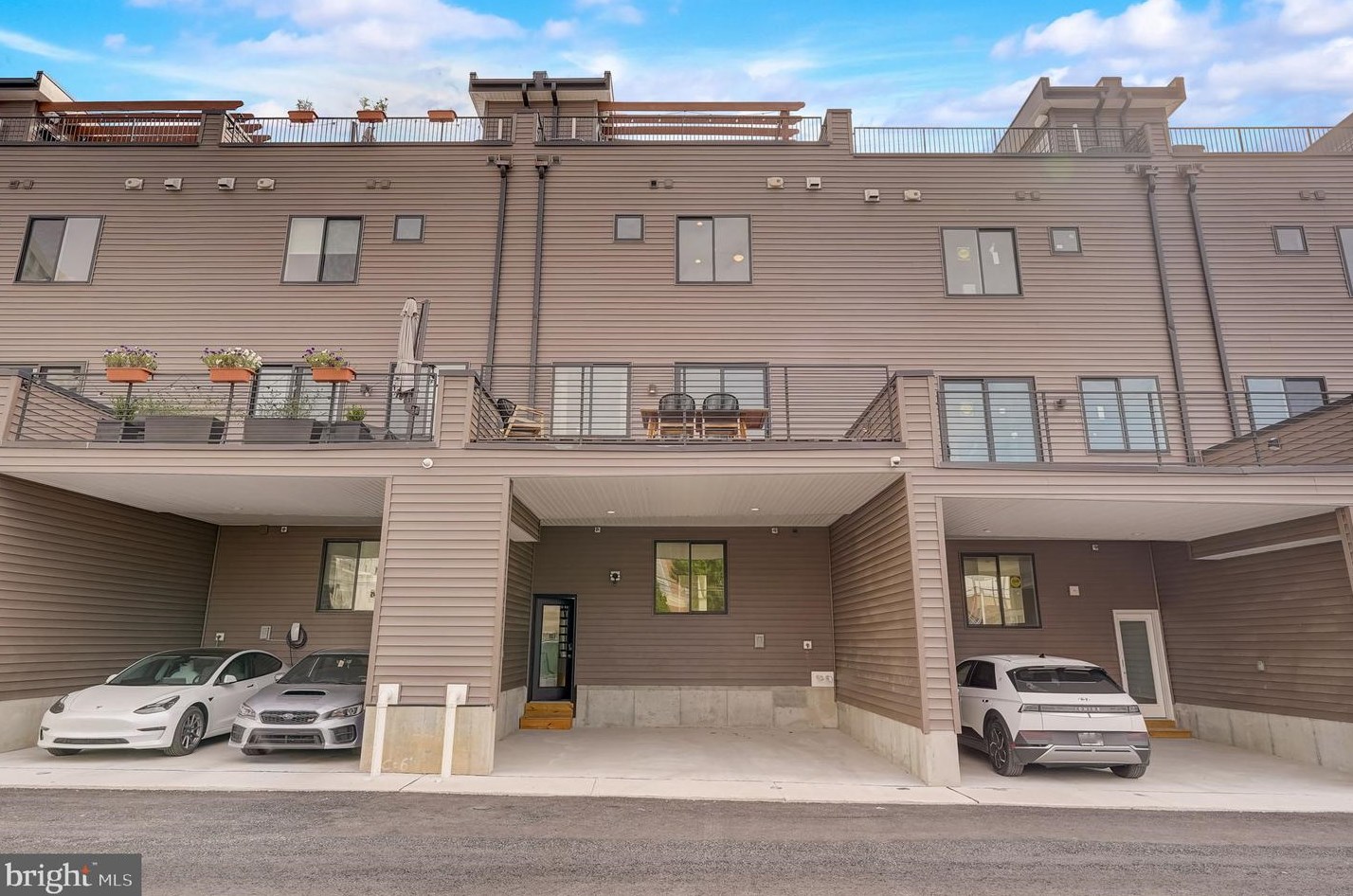 657 Park Ave, Philadelphia PA 19132-4511 exterior