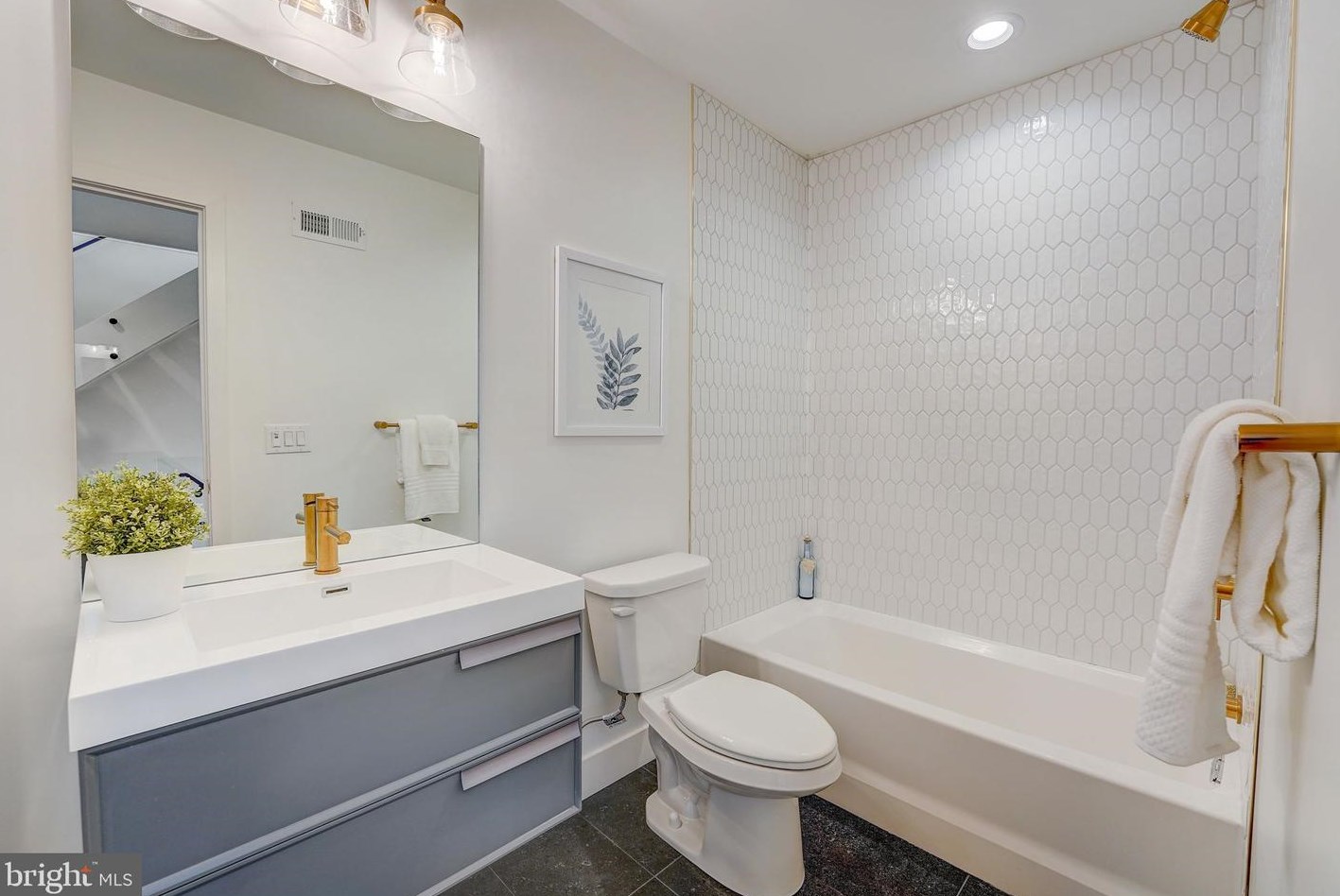 657 Park Ave, Philadelphia PA 19132-4511 exterior