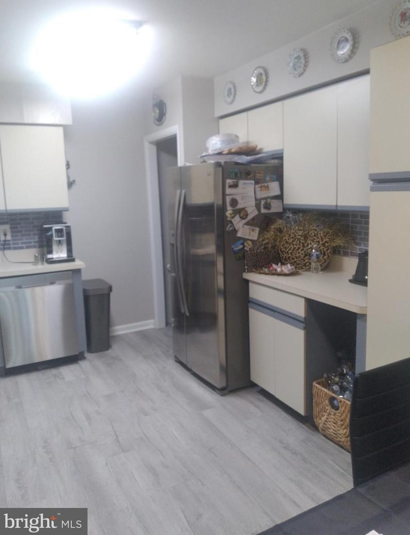 1030 Camas Dr, Philadelphia, PA 19115-4508