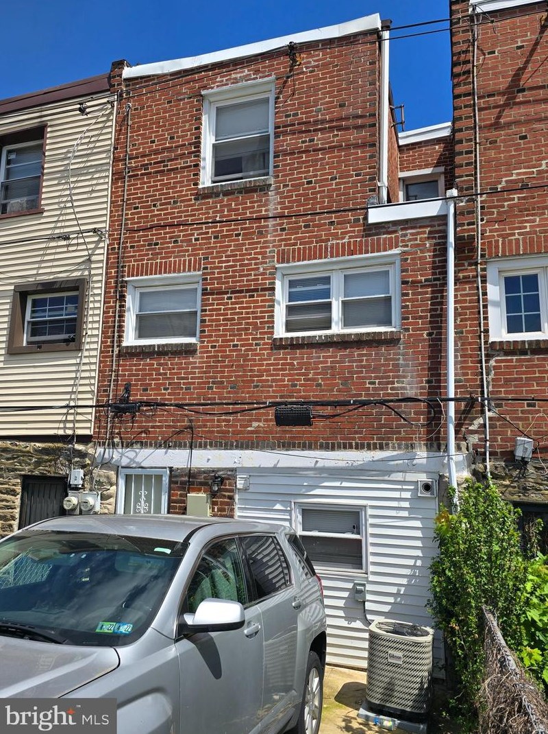 1507 Mohican St, Philadelphia, PA 19138-1123