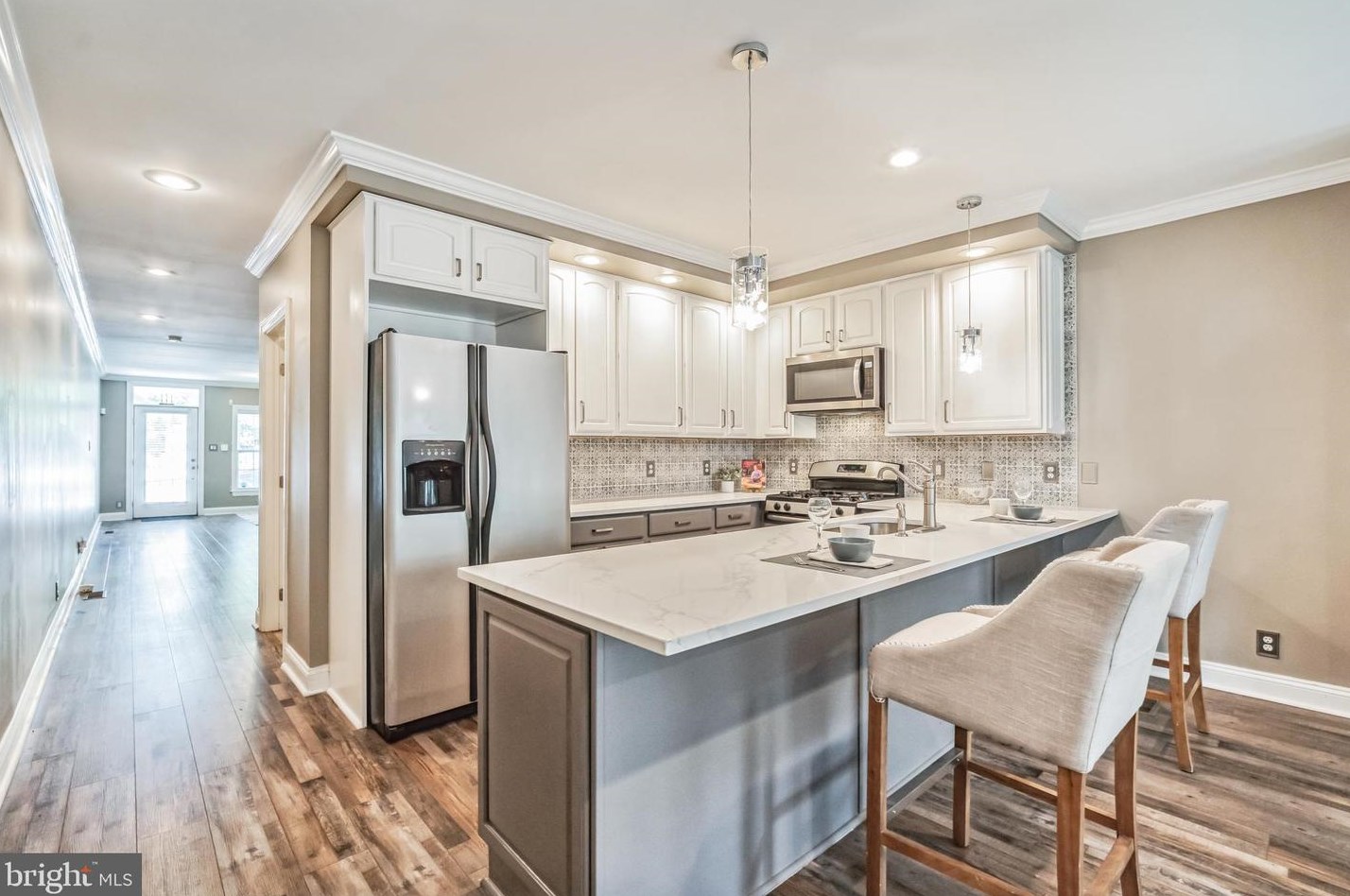 385 Lemonte St, Philadelphia, PA 19128