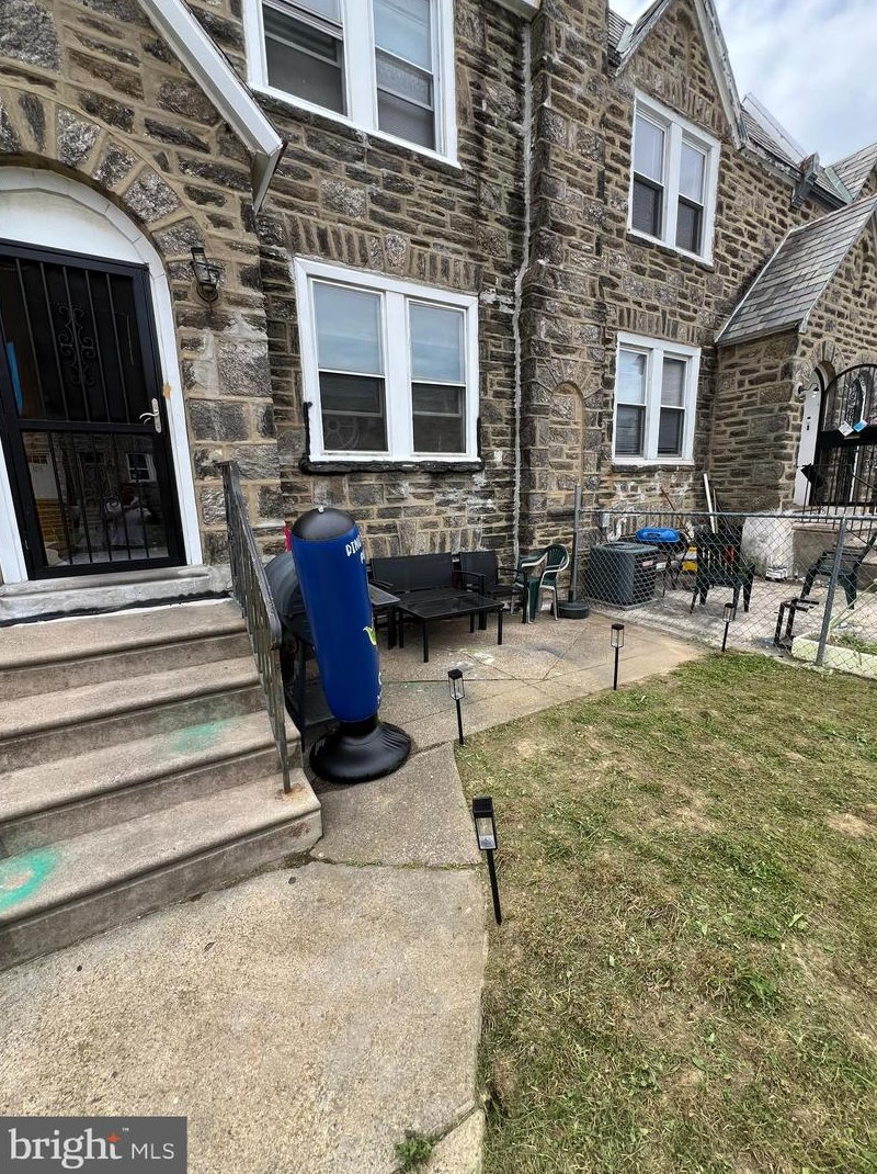 7129 Rutland St, Philadelphia, PA 19149-1116