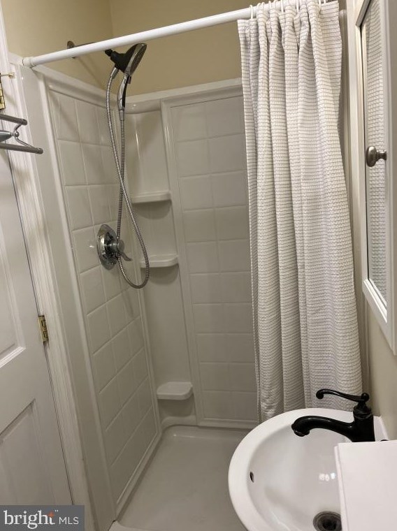 825 Corinthian Ave, Philadelphia PA 19130-1442 exterior